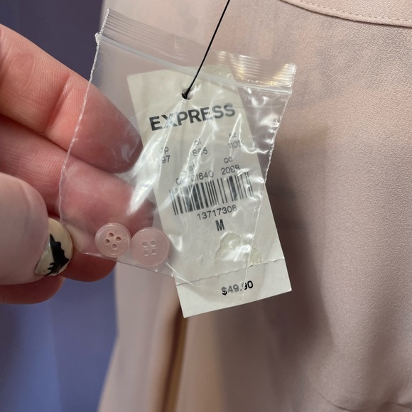 Express blouse-Sold - Picture 4 of 9